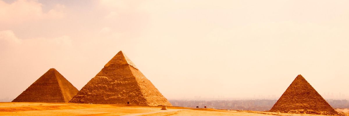 A gízai Nagy Piramisok