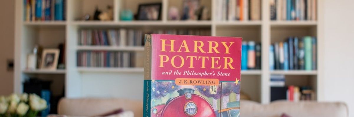 A Harry Potter és a bölcsek köve angol kiadása