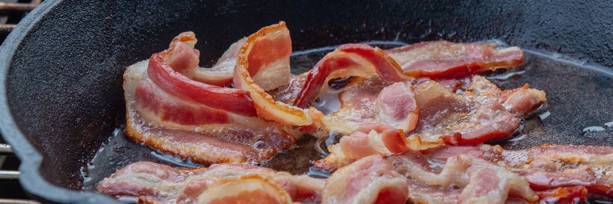 bacon serpenyőben