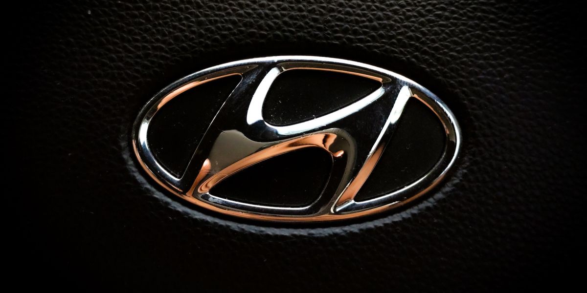 Egy Hyundai logó.