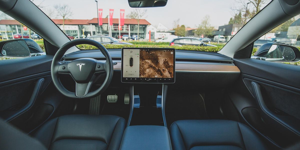 Egy Tesla belső tere.