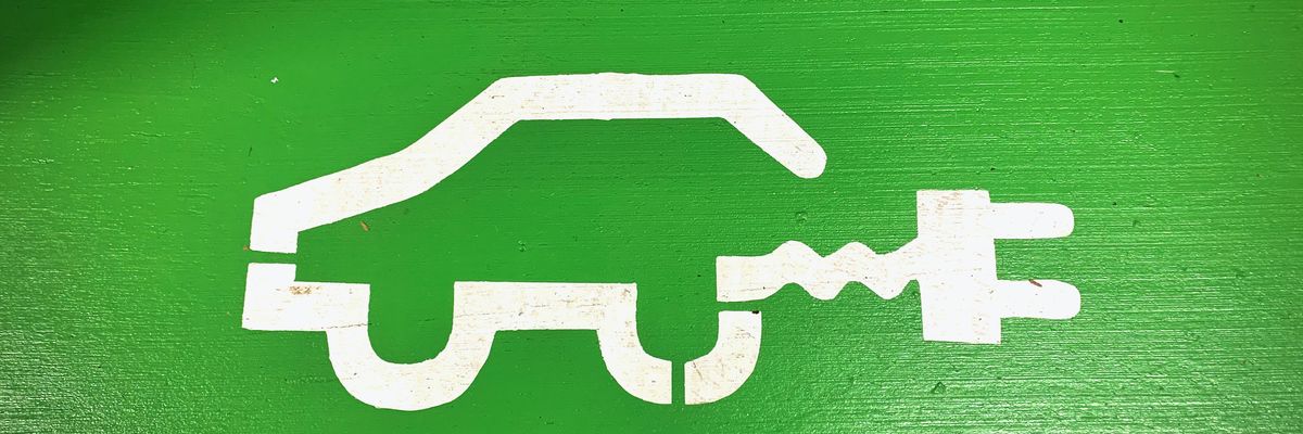 elektromos autó töltőhelyét jelölő ikon