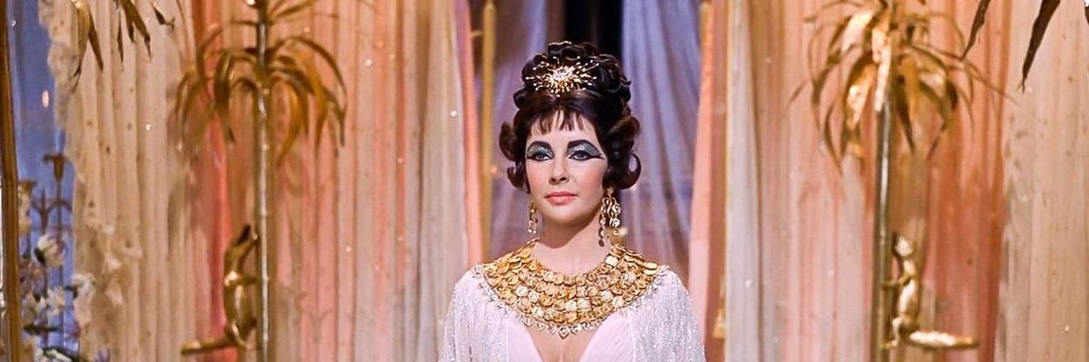 Elizabeth Taylor a Cleopatra című filmben (1963)