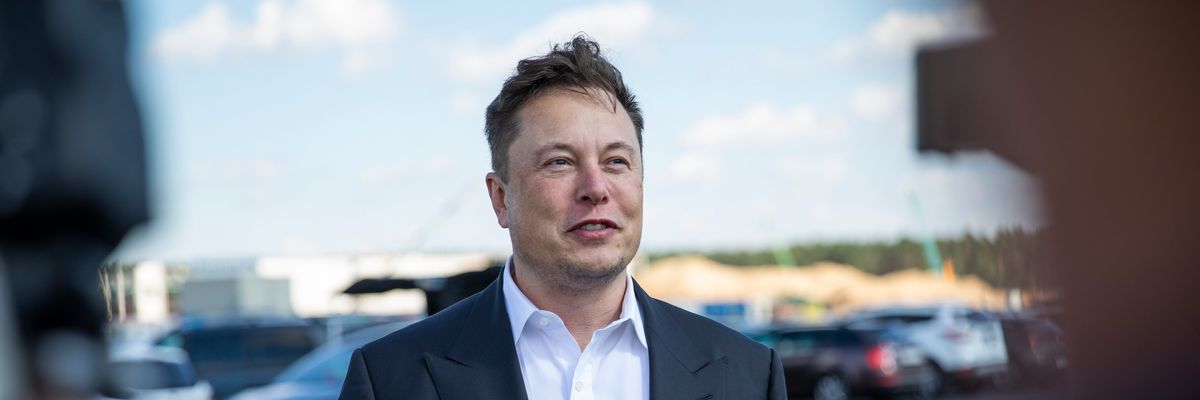 Elon Musk microchip fejlesztés kutatás tesla spacex