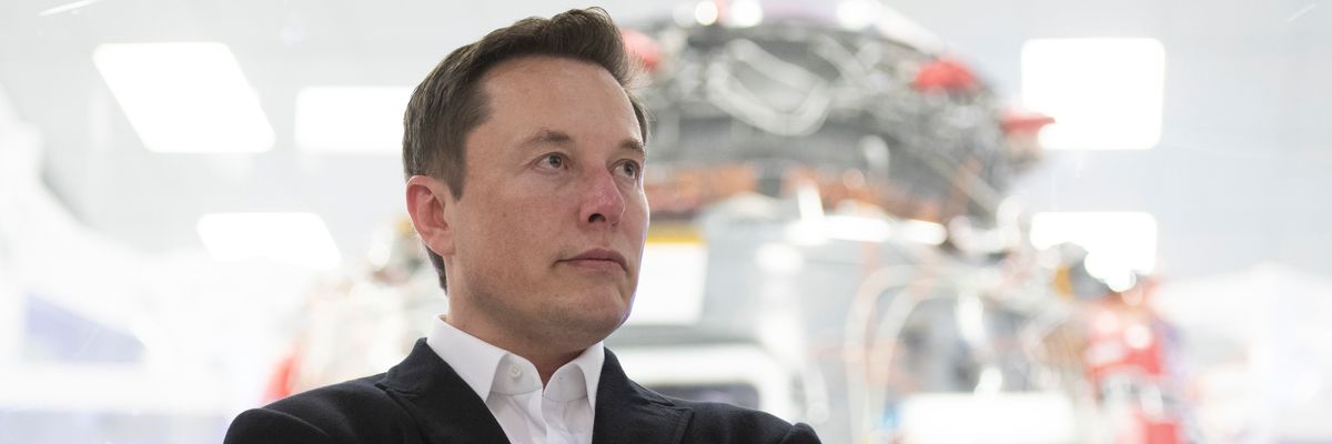 Elon Musk rakéták előtt