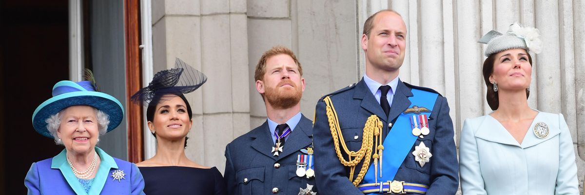 Erzsébet királynő, Meghan Markle, Harry herceg, Vilmos herceg, Katalin hercegné 2018. júliusában