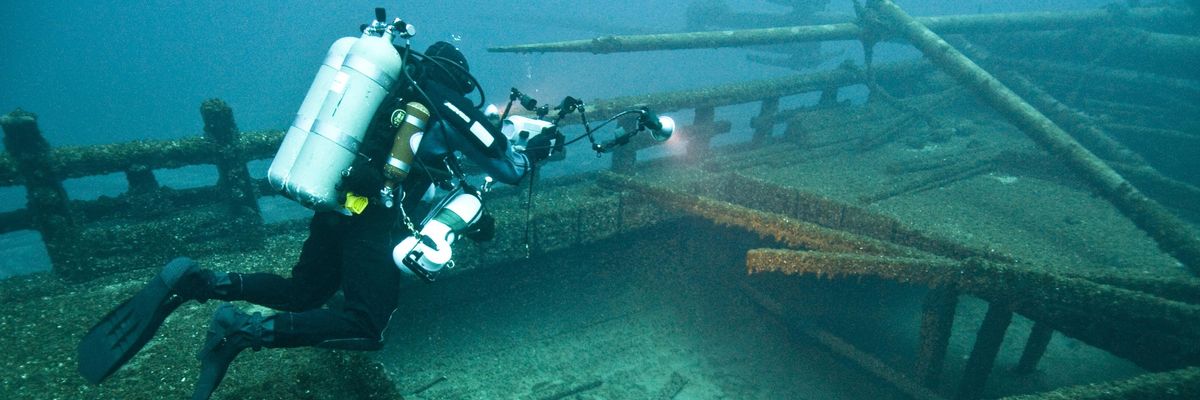 Újabb ókori tárgyakat találtak a több mint 200 éve elsüllyedt hajóban