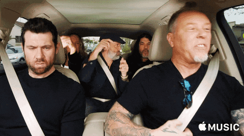 Vicces liftzenével trollkodták meg a Metallica online koncertjét