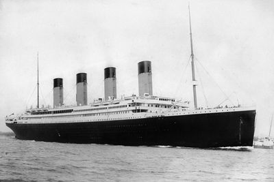 A Titanic elhagyja Southamptont 1912. április 10-én