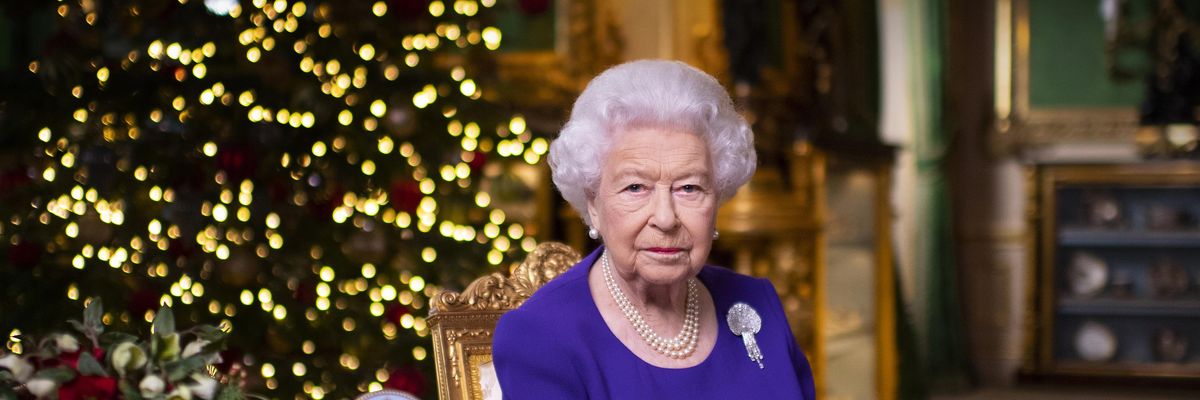 Fotómontázzsal köszöntette az új évet II. Erzsébet királynő