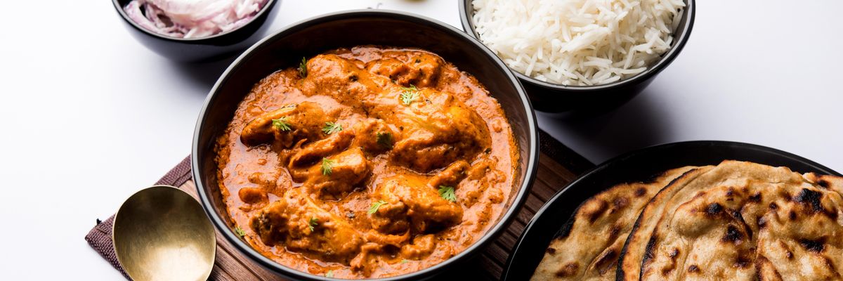 Egy kis falat India: csirke curry fűszeres lepénykenyérrel