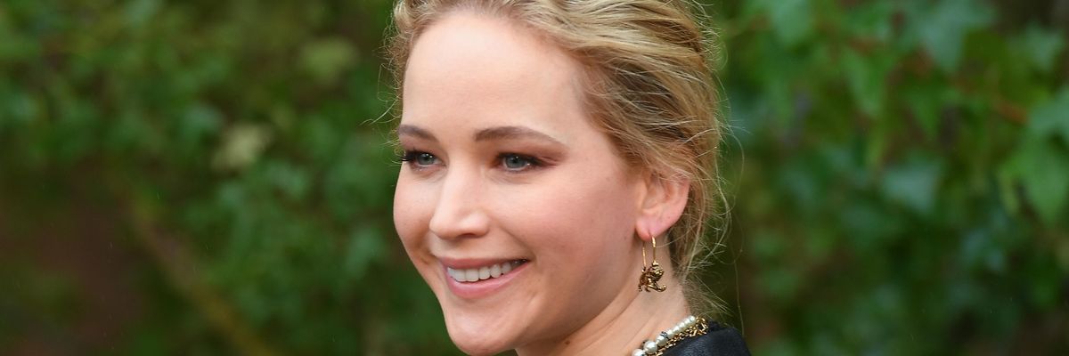 Jennifer Lawrence sérülése miatt állították le legújabb filmjének forgatását