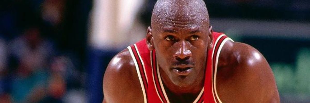 Közel félmilliárd forintért kelt el egy Michael Jordan-kártya