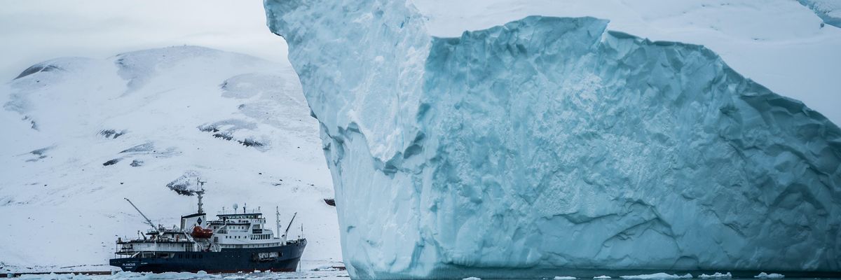 Még nem ért véget a világ legnagyobb mozgó jéghegyének története