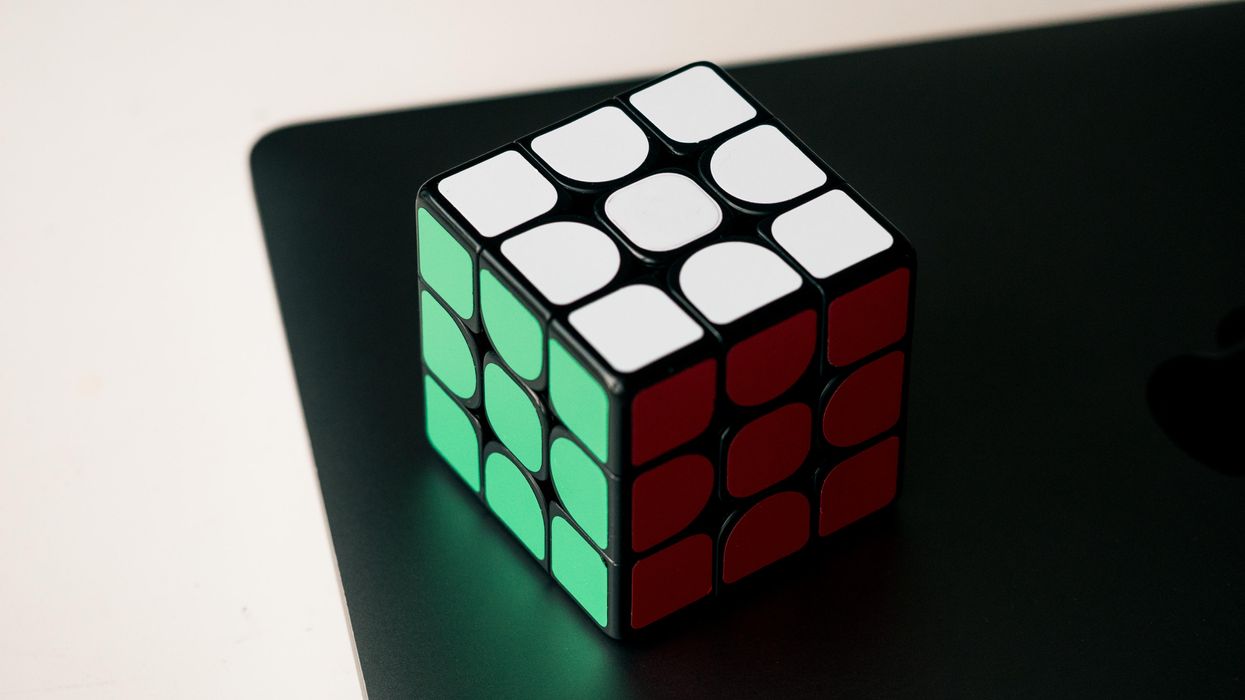 Rubik-kocka, amelyik megmondja, hogyan rakd ki