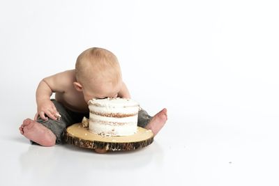 csecsemő torta evés