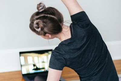 online sport nő jóga