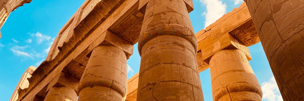 Több ezer éves sziklasírokat tártak fel Egyiptomban