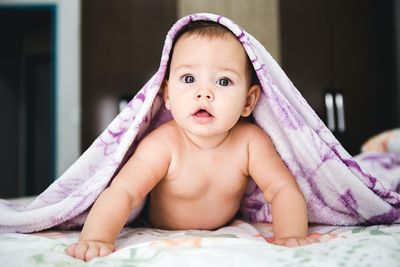 baba kisbaba takaró csecsemő