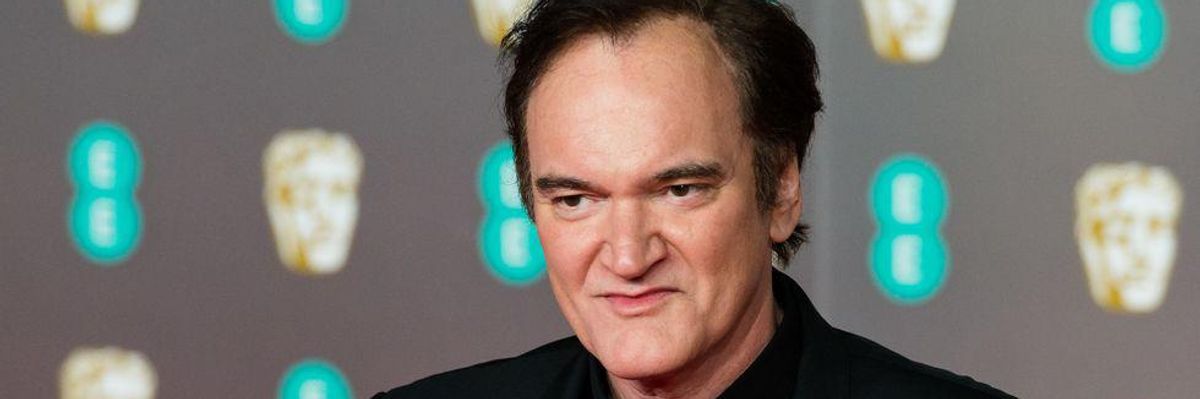 Tarantino vett egy mozit, közben kiosztott néhány moziláncot is