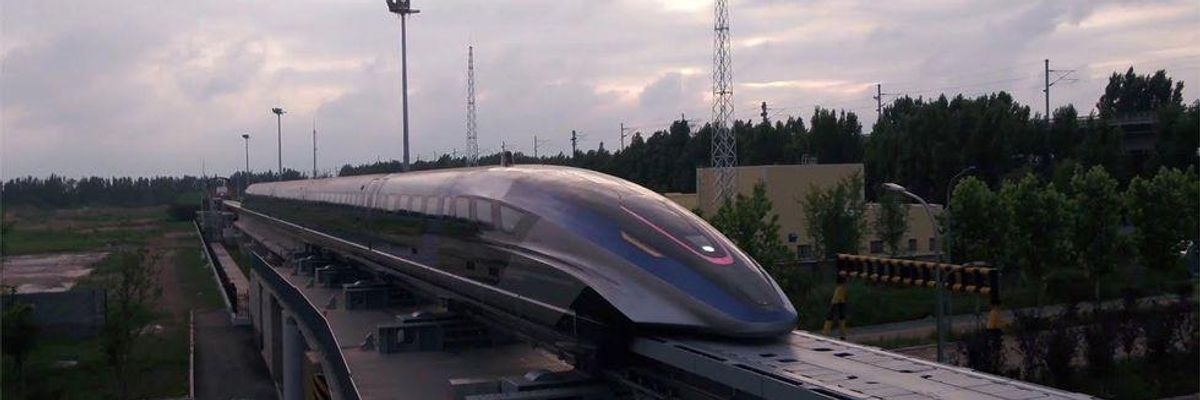Kína bemutatta a világ leggyorsabb, „lebegő" vonatát