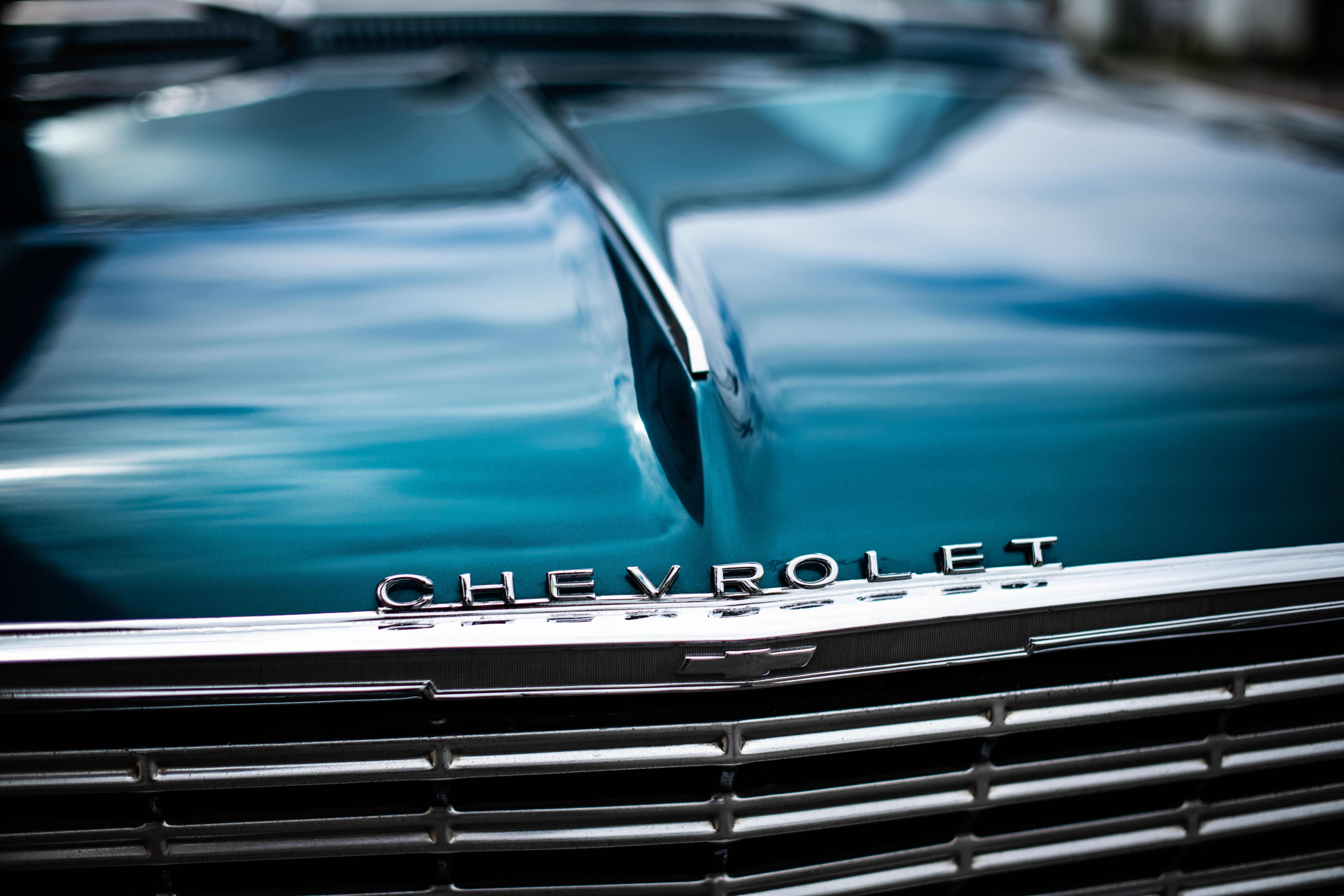 Egy kék színű Chevrolet Chevelle Malibu
