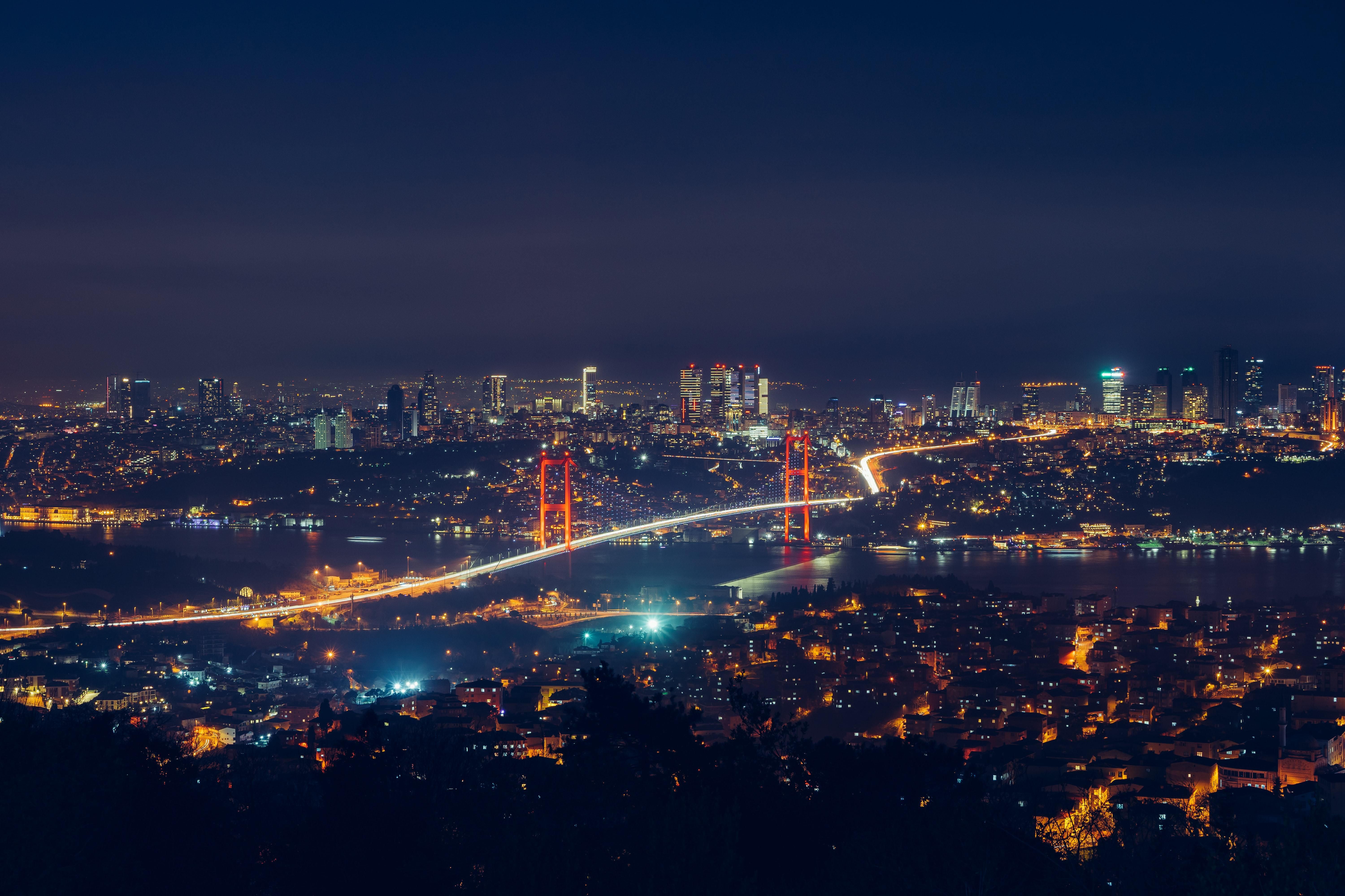 Istanbul éjszakai fénye