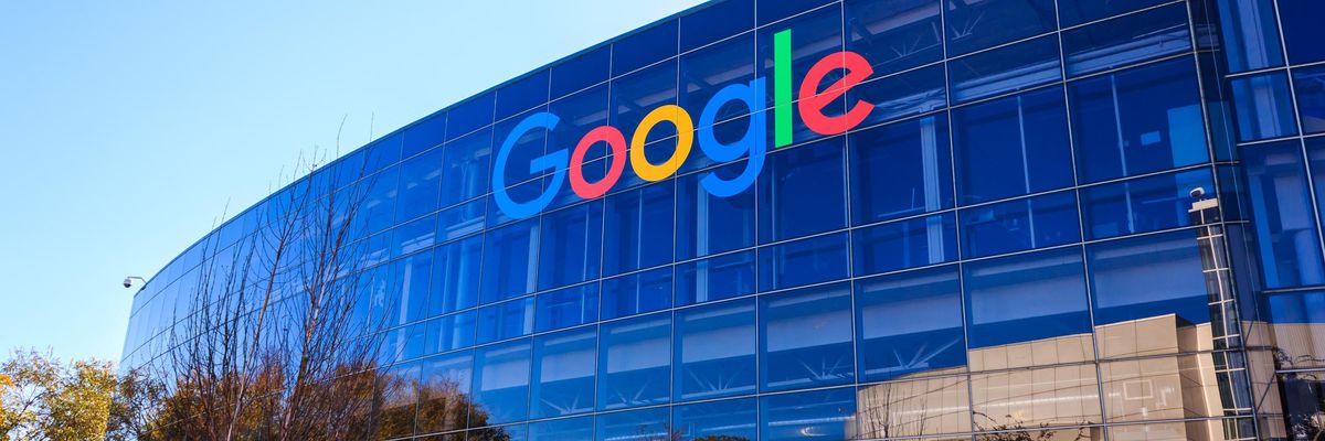 Brutálisan megemelték a Google csúcsvezetőinek fizetését