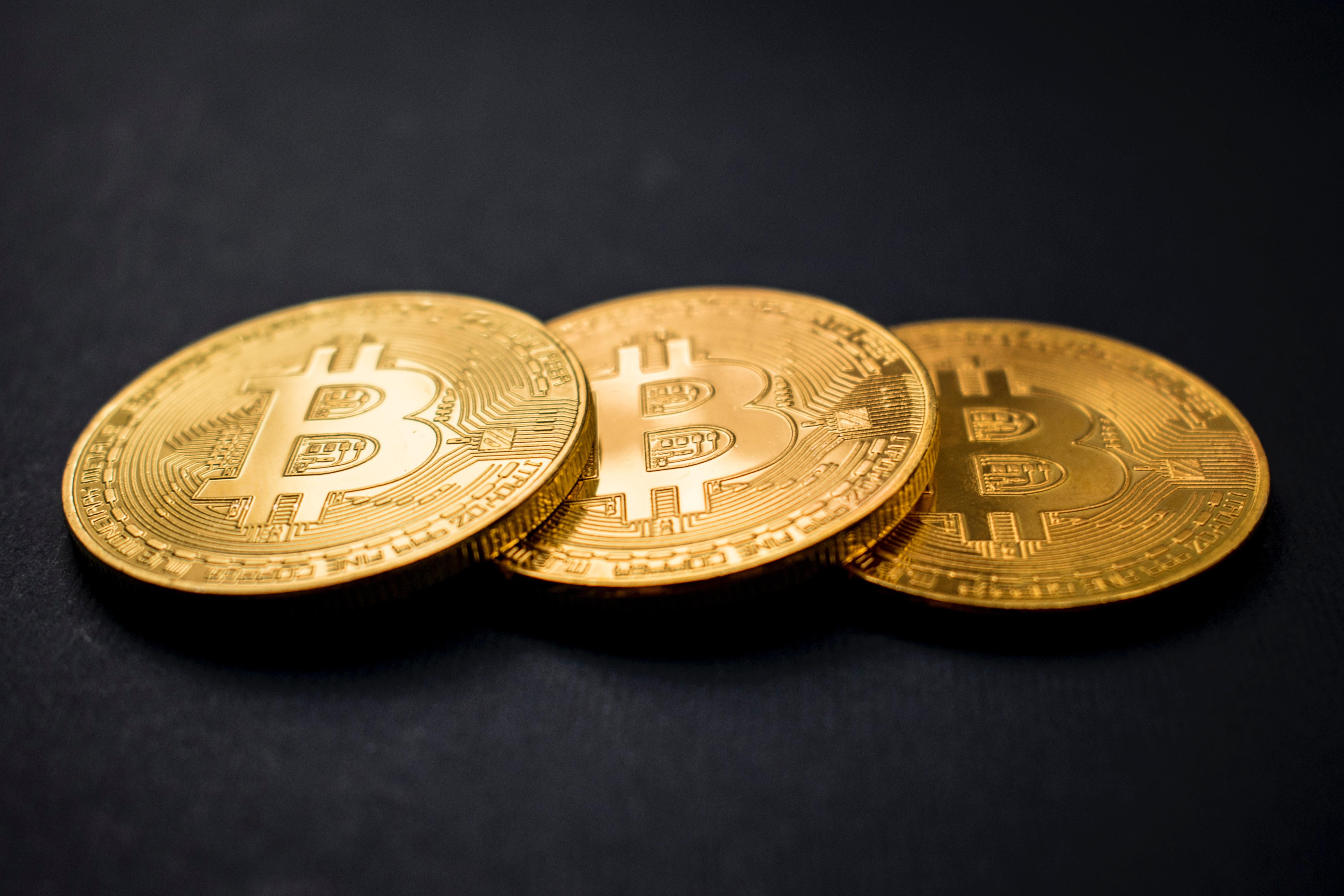hogyan lehet bitcoint befektetni és eladni keressünk egy kis pénzt online bálban