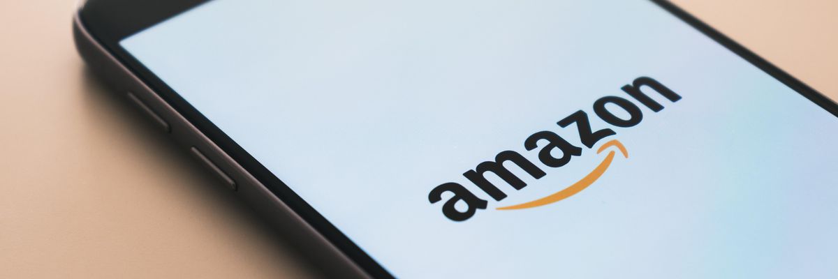 Az Amazon középiskoláknak fizet, hogy rendes Amazon-alkalmazottakat neveljenek ki