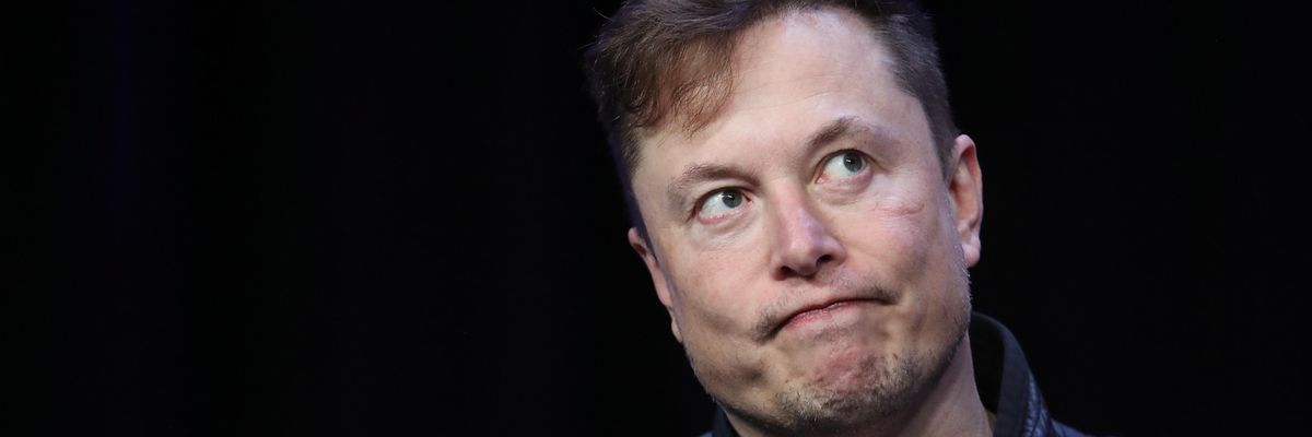 Még csak pár napja szállt be a bizniszbe, a Twitter befektetői máris beperelték Elon Muskot