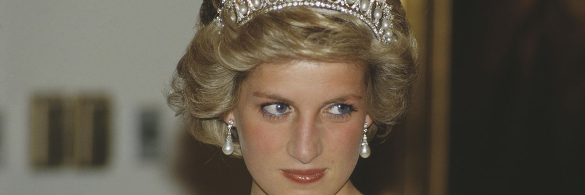 Kiállítják Diána hercegné esküvői tiaraját, amit közel 40 éve nem láthatott a közönség