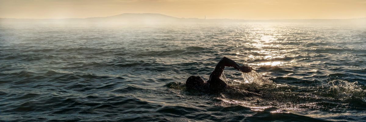 Kevesen tudják, de komoly egészségügyi kockázata is lehet a nyíltvízi úszásnak