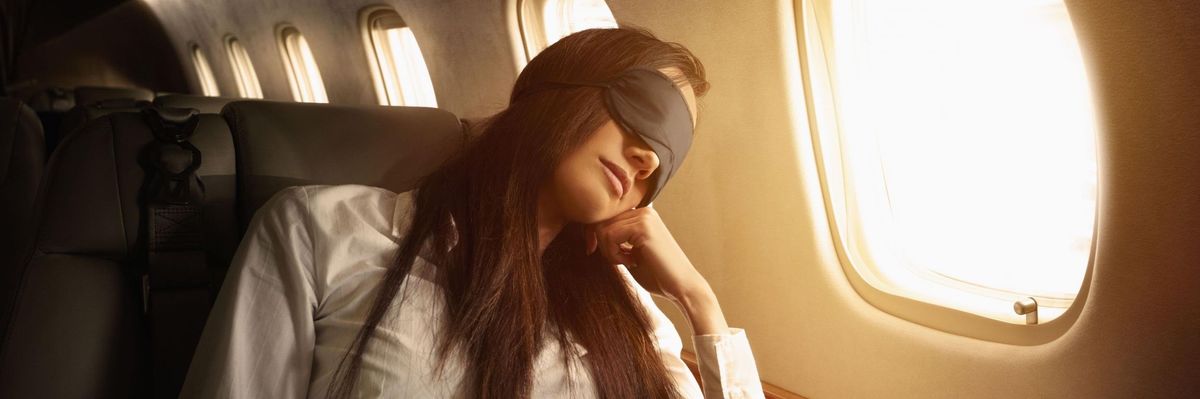 Ha inkább átszunyókálnád az utazást: 5 tipp a repülőn alváshoz