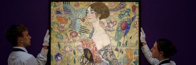 Gustav Klimt Hölgy legyezővel című festménye