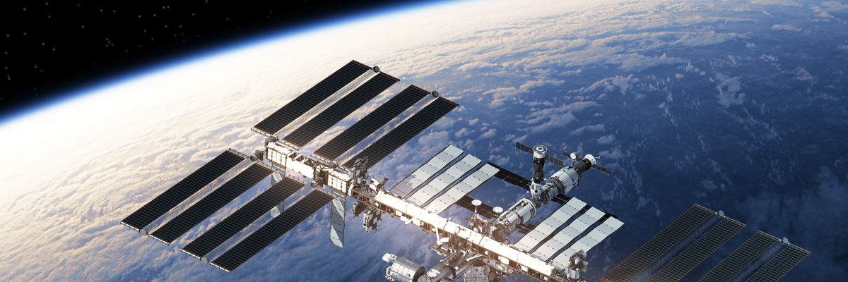 A Nemzetközi Űrállomás hatalmas szemétdarabja fog a Földre zuhanni a hétvégén