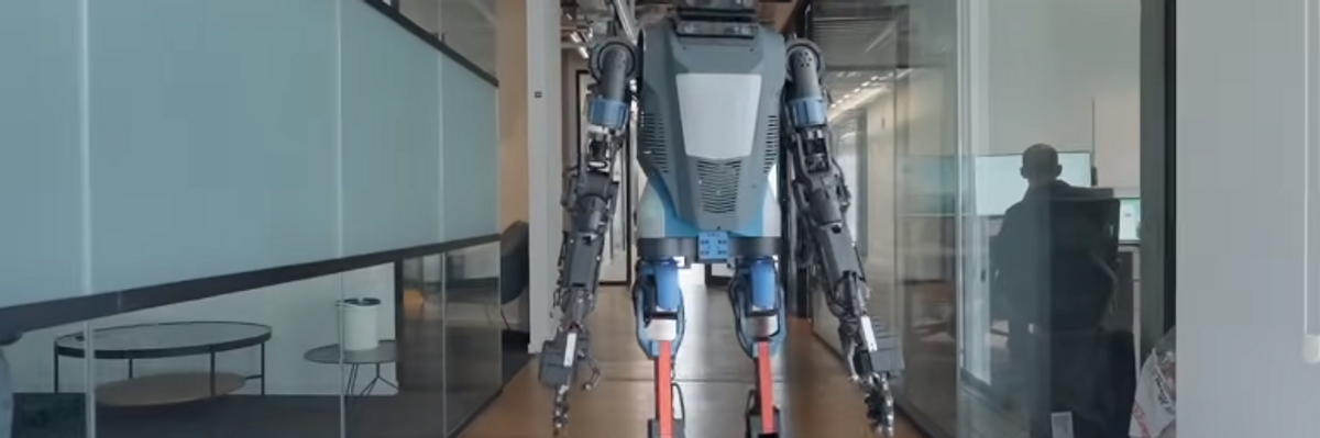 Viszlát takarítás: ez a humanoid robot helyettünk végezné el a házimunkát