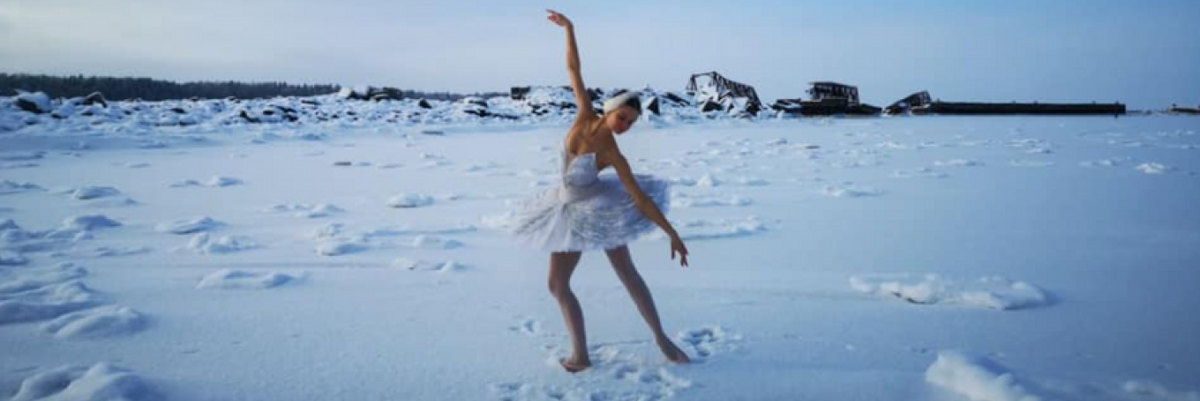 Egy orosz balerina mínusz 15 fokban táncolta el A hattyúk tavát