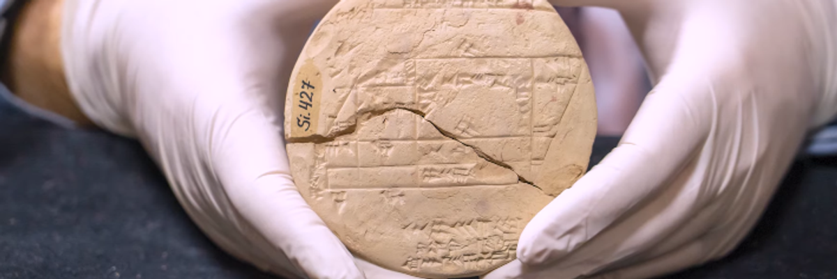 Matematikai számításokra bukkantak egy 3700 éves agyagtáblába vésve