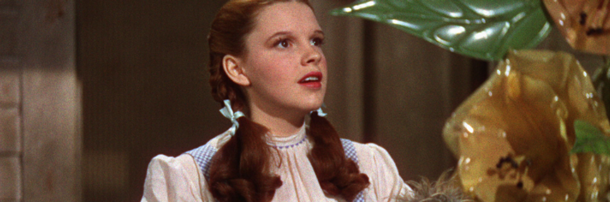 Elárverezik Dorothy ruháját az Óz, a csodák csodájából