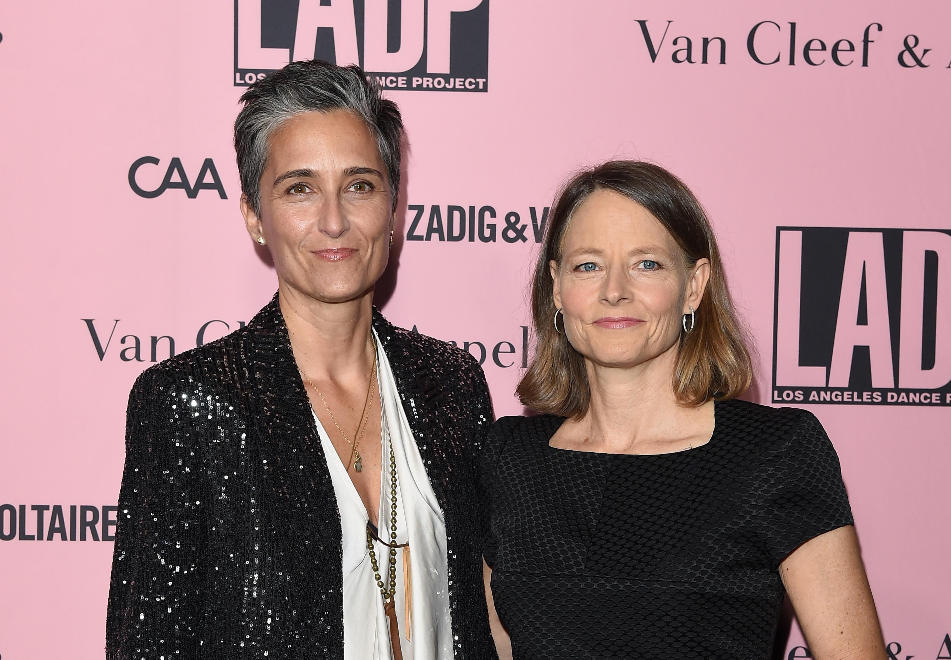 A 60 éves Jodie Foster portréja Hamu és Gyémánt