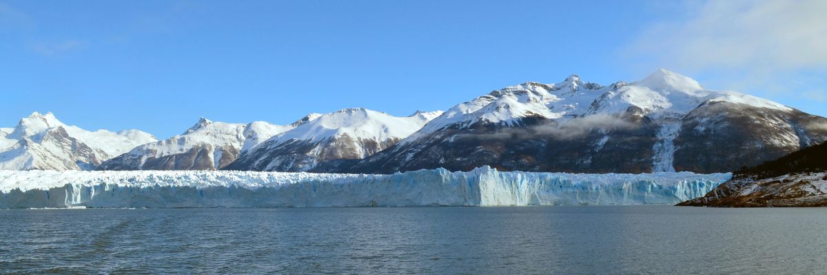 Kínai kutatók úgy vélik, lepedőkkel kellene letakarni az olvadó gleccsereket