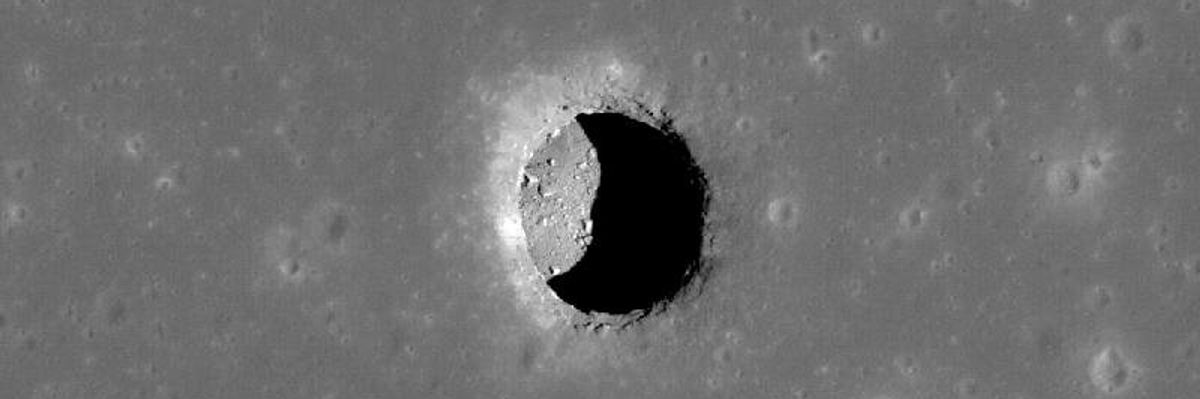 Mare Tranquillitatis kráter