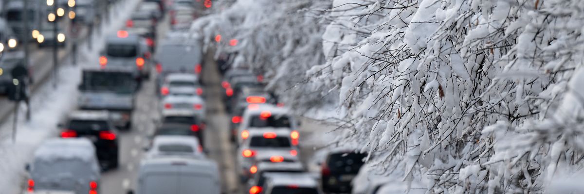 münchen autók havazás