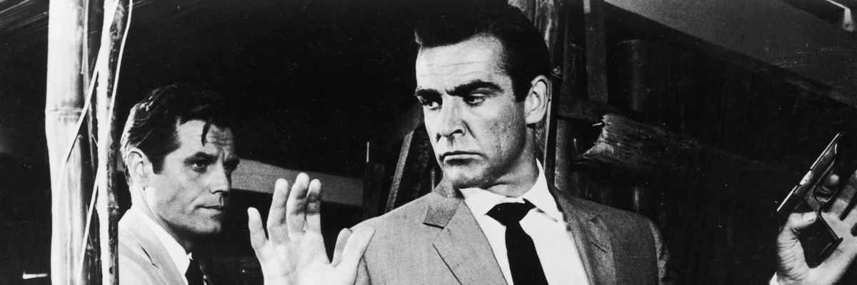 Sean Connery az első James Bond-film, a Dr. No című filmben. 1962. október 5.