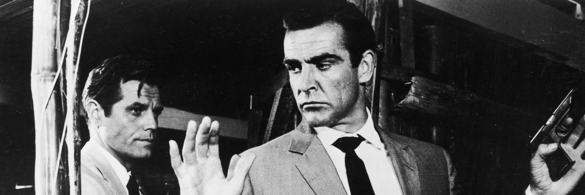 Sean Connery az első James Bond-film, a Dr. No című filmben. 1962. október 5.