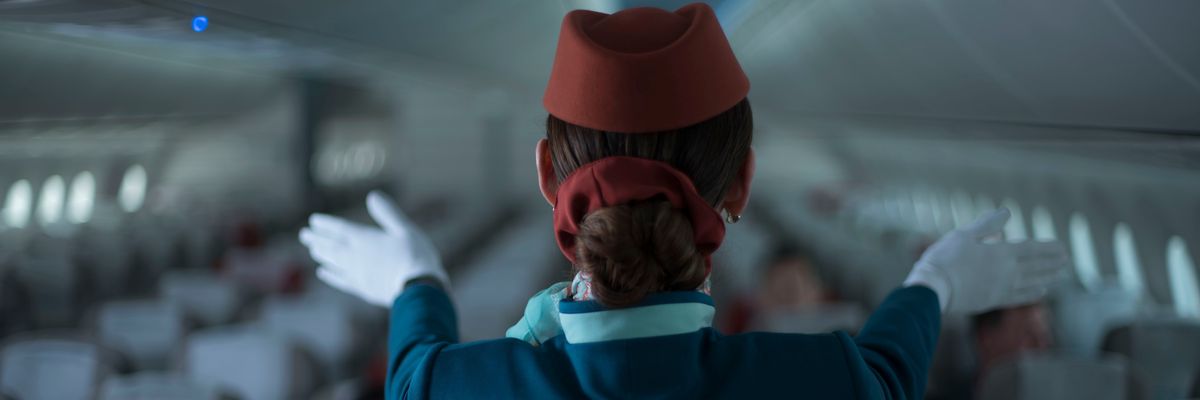 stewardess a repülőn