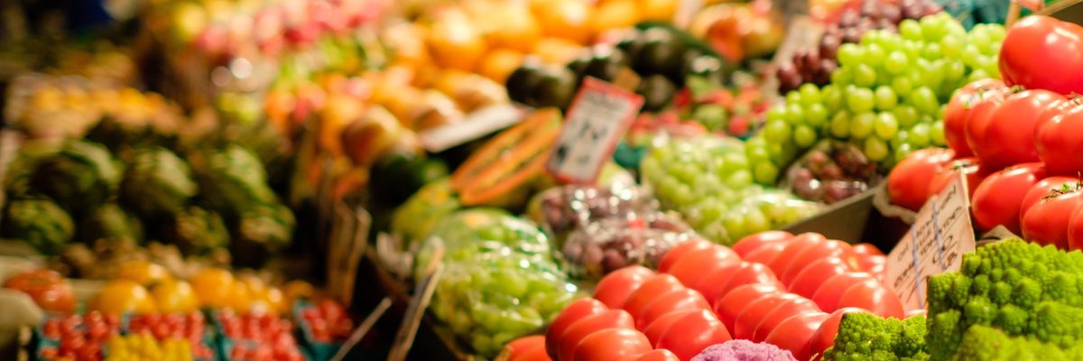 zöldségek a piacon