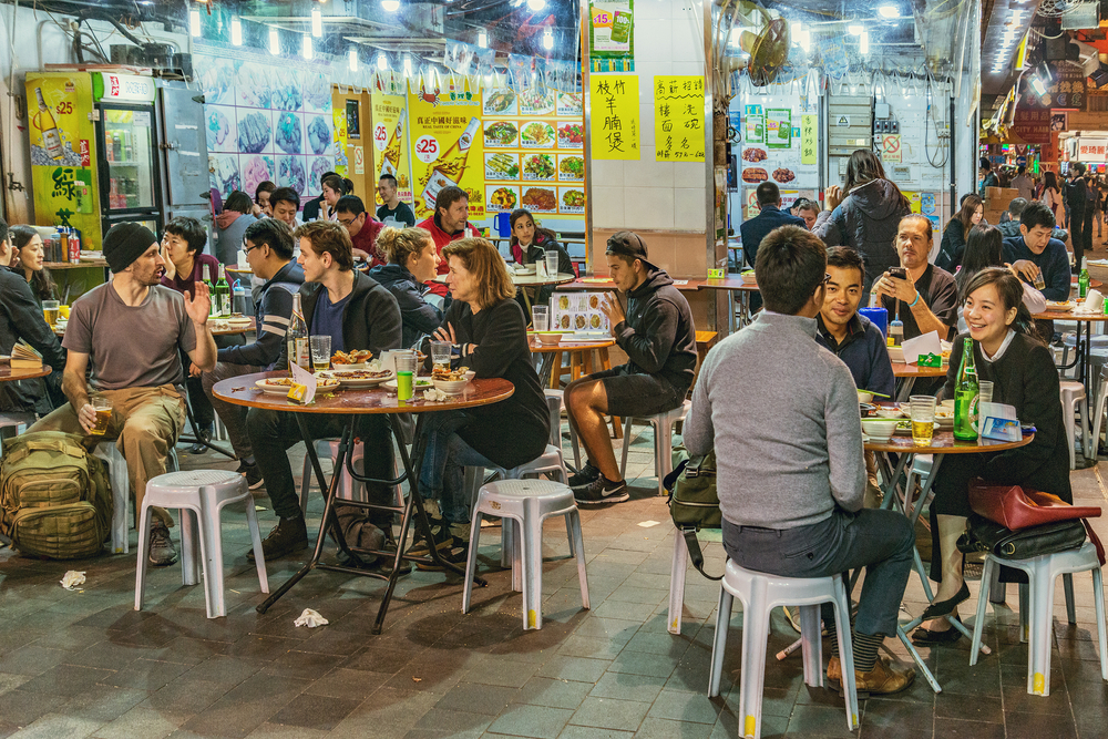 Félórás időkorlátot szabnak az étkezésre Hongkong éttermeiben