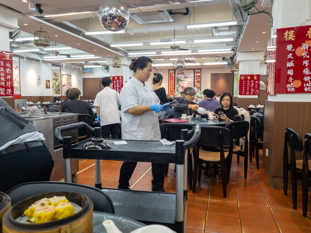 Félórás időkorlátot szabnak az étkezésre Hongkong éttermeiben